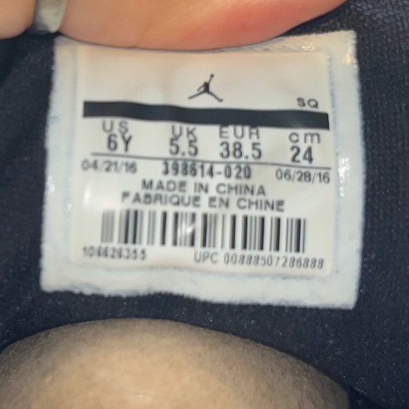 Jordan 3 retro cyber Monday - Picture 3 of 5